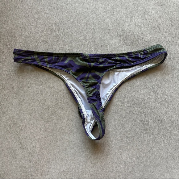 Clever Blue/Green Men’s Thong - Picture 6 of 9